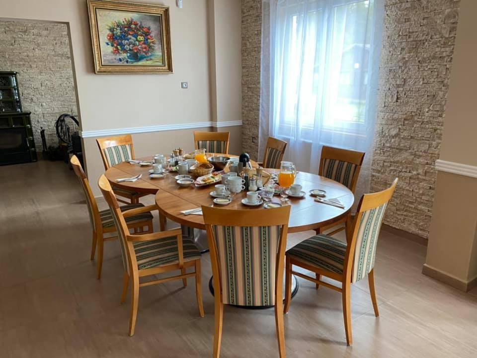 Camping La Provence Hotell Velka Hledsebe Exteriör bild
